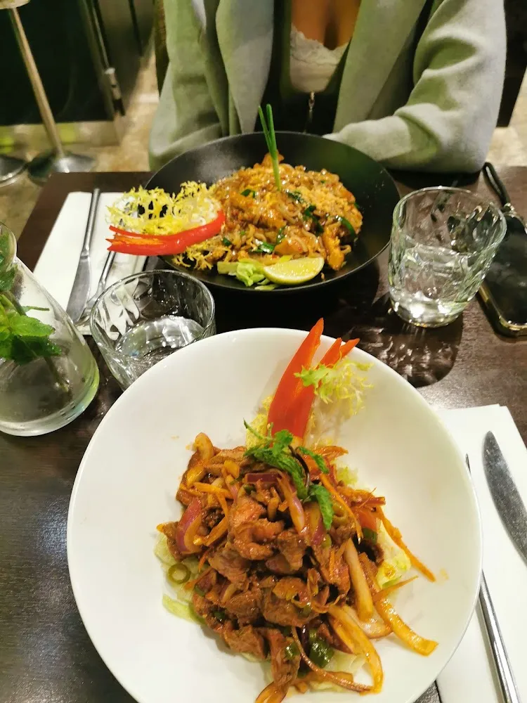 Salade de Bœuf Citronnelle Pad Thai